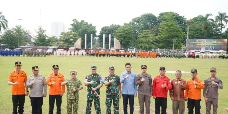 Gubernur Al Haris Dampingi Pangdam XX/TIB Pimpin Apel Kesiapsiagaan Penanggulangan Karhutla di Provinsi Jambi