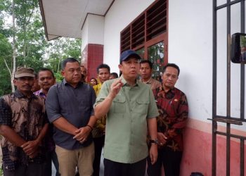 Bupati Muaro Jambi Tinjau SD 167/XI Penggaratan Kecamatan Mestong