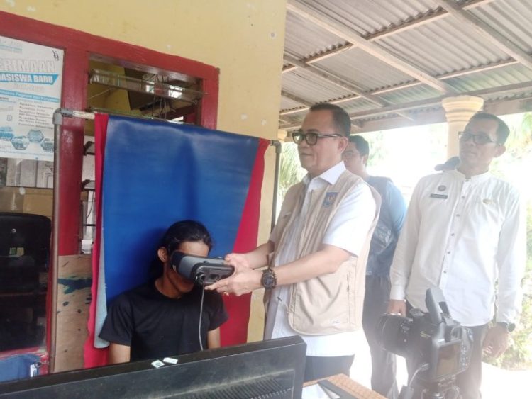 Ditjen Dukcapil Kemendagri Gerak Cepat Layani Adminduk Korban Banjir di Padang Pariaman 