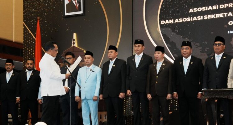 Mendagri Tito Kukuhkan Pengurus ADPSI dan ASDEPSI Periode 2025–2030, Minta Fungsi Pengawasan ditingkatkan