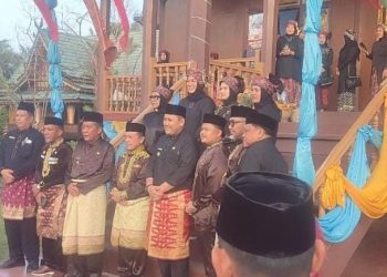 Bupati HM Syukur menyambut Kunjungan Gubernur Jambi  Al Haris di Anjungan Merangin 