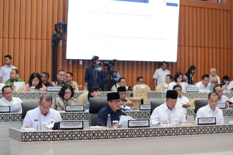 Menteri Desa PDT Yandri : 35.421 Desa Masuk Kawasan Hutan dan Tidak Ilegal