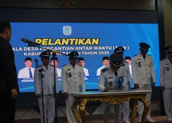 Lantik 6 Kades PAW, Bupati Merangin M. Syukur Singgung Tambang Rakyat, Dana Desa dan Camat