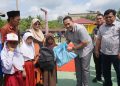 Bupati Merangin M. Syukur Serahkan Perlengkapan Sekolah Gratis, Semua Anak Harus Sekolah