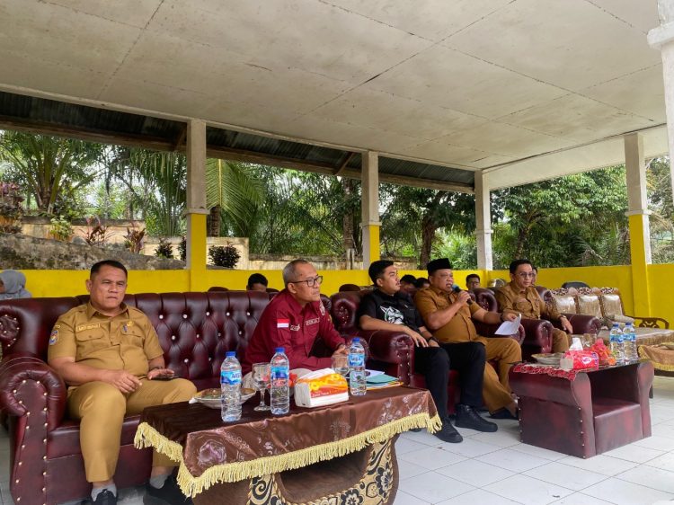 Sekda Merangin Zulhini Buka Musrenbang Dapil I di Renah Pembarap