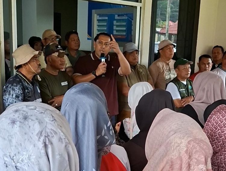 Bupati Merangin M. Syukur Sumbangkan Enam Bulan Gaji untuk “Perangi Sampah”