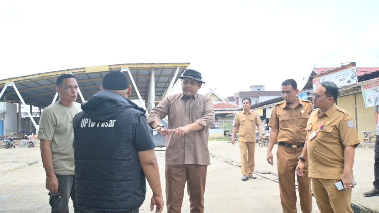Pasar Rakyat Bakal Dipercantik, Bupati M. Syukur : Kebersihan Harus Diperhatikan