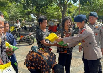  Pengamanan Aksi Damai Suku Anak Dalam (SAD) Terkendali Aman Dan Kondusif Dengan Sentuhan Kemanusiaan 