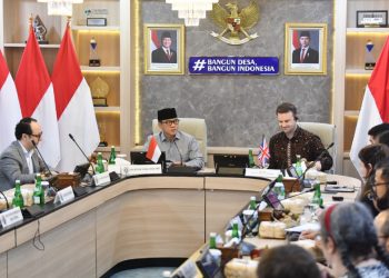 Mendes PDT Yandri Terima 15 CEO Asal Inggris Bahas Listrik dan Investasi Desa