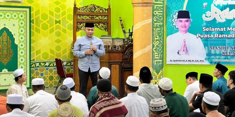 Kakanwil Pas Jambi Tarawih Bareng Narapidana, Ramadan Perkuat Iman-Takwa