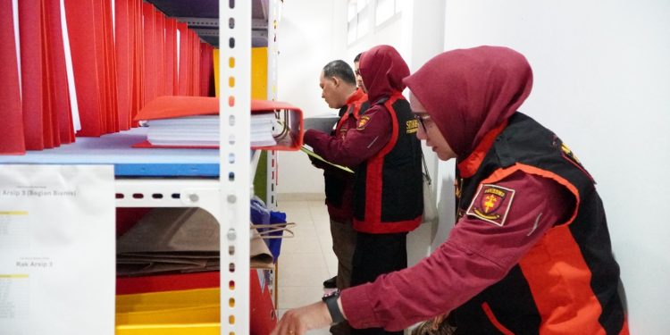 Kejati Sumsel Geledah di Dua Lokasi Terkait Kasus Dugaan Tipikor Pendistribusian Semen oleh Distributor PT. KMM