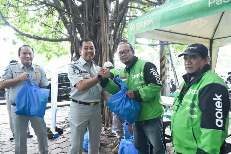 Kolaborasi Budaya Safety di Jalan Raya, Jasa Raharja Hadir di Tengah Komunitas Ojol Rawa Buaya