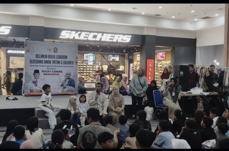 Rocky Candra Tebar Senyum 400 Anak Dhuafa: Belanja Lebaran Bareng, Doa untuk Prabowo!