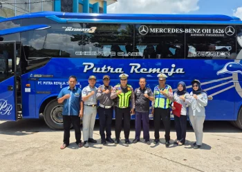 Sinergi Jasa Raharja, Satlantas, Dishub, dan BPTD Kelas II Jambi Gelar Ramp Check dan Pemasangan Stiker ‘Practical Guidance’