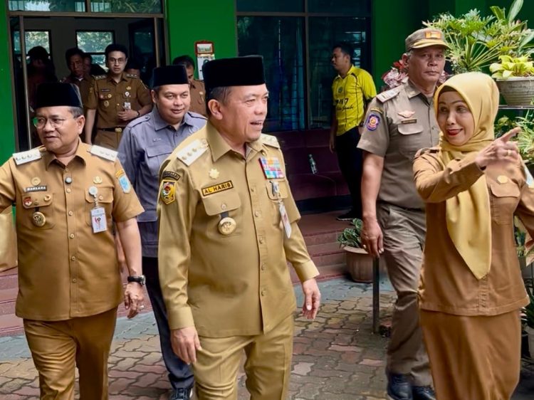 Gubernur Al Haris Tinjau TKA SMP di Kota Jambi