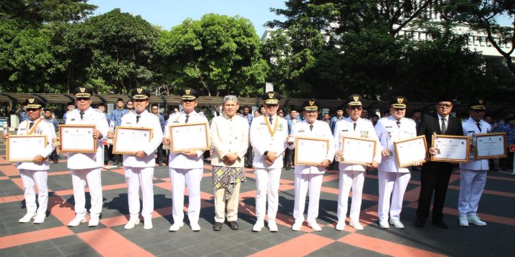 Peringatan Hari Otonomi Daerah,  Wamendagr Bima Dorong Tata Kelola Pemerintahan Efektif dan Efisien. Ini Daftar Pemda Terima Penghargaan