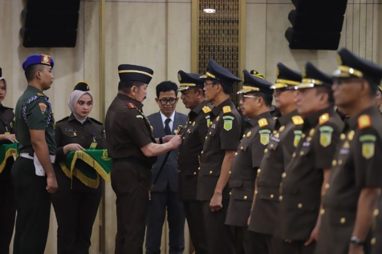 Jaksa Agung Lantik Kepala Kejaksaan Tinggi dan Pejabat Eselon II di Kejaksaan Agung, Ini Nama-Namanya