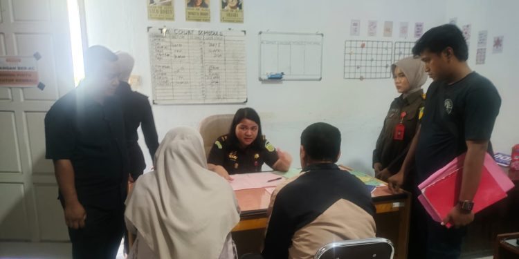 ‎  ‎Tindakan Tegas Polres Sarolangun Tersangka Tambang Ilegal Lansung Di Limpahkan Ke Kejati Sarolangun