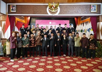 Lantik Direksi Baru Bank Jambi, Gubernur Al Haris Tekankan Profesionalisme dan Inovasi