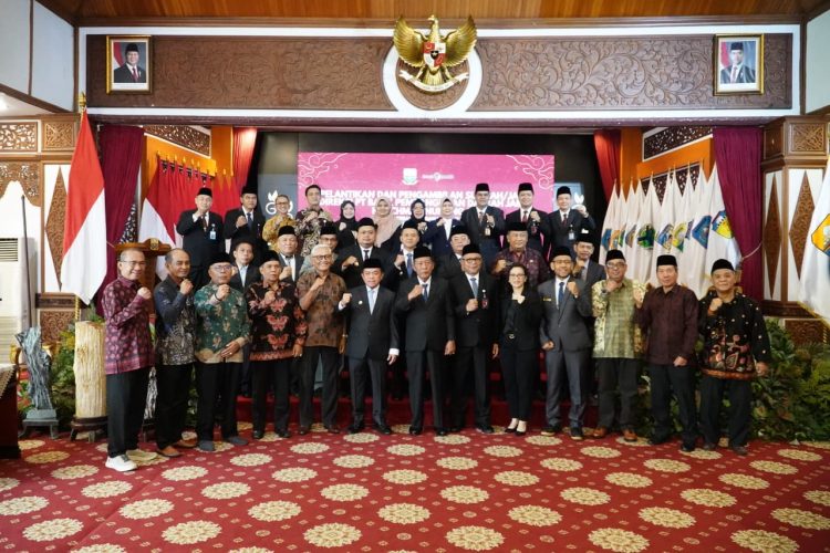 Lantik Direksi Baru Bank Jambi, Gubernur Al Haris Tekankan Profesionalisme dan Inovasi