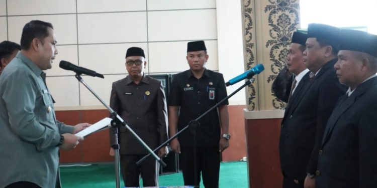 Empat Dewan Pengawas RSUD Kol. Abundjani dilantik Bupati Merangin M.Syukur