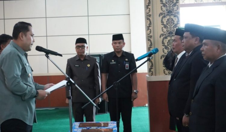 Empat Dewan Pengawas RSUD Kol. Abundjani dilantik Bupati Merangin M.Syukur