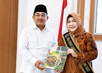 Bupati dan Bunda Literasi Tanjab Barat Luncurkan Buku Kuliner Khas Daerah pada Pengukuhan Bunda Literasi 2026