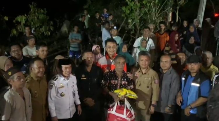 Gubernur Al Haris Tinjau Banjir di Merangin, Salurkan Bantuan dan Janjikan Perahu Gratis