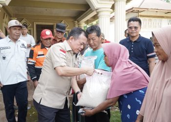 Tinjau Banjir di Selango, Gubernur Al Haris: Tetap Tegar! Bantuan 1 Ton Beras Disalurkan