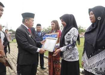 Peringatan Otoda dan Hardiknas, Gubernur Al Haris Tekankan Sinergi Daerah dan Pendidikan Berkualitas