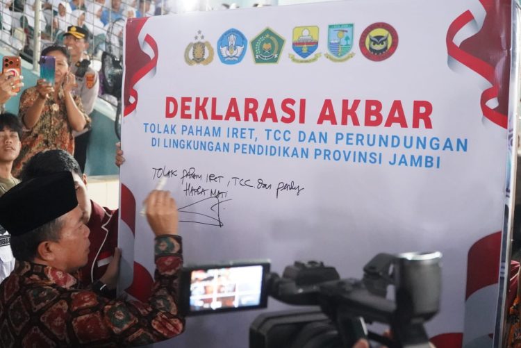 Gubernur Jambi Hadiri Deklarasi Perang terhadap IRET, TCC dan Bullying