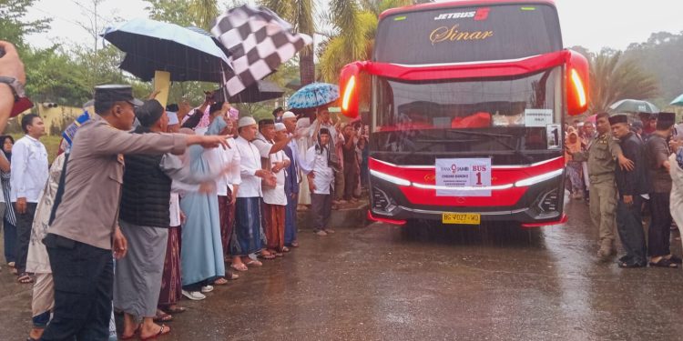 Pemkab Merangin Lepas Keberangkatan 279 Jamaah Haji Kloter Pertama 