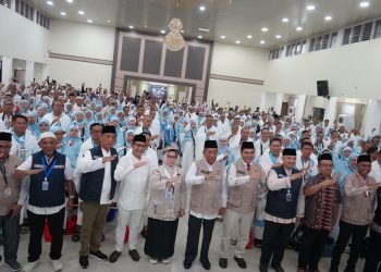 Lepas 444 JCH Kloter BTH 20, Wagub Sani Pesan Jemaah Sempurnakan Haji dan Doakan Jambi di Tanah Suci
