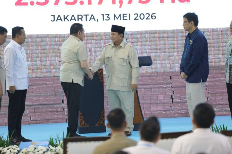 Kejagung Serahkan Uang Total Rp10,2 Triliun dan Penguasaan Kembali Kawasan Hutan Tahap VII oleh Satgas PKH