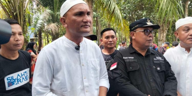‎Bupati Sarolangun Hadiri Penyembelihan 46 Hewan Kurban di Desa Rantau Gedang