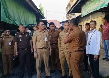 ‎Wakil Bupati Sarolangun Gerry Triswika, SE, melakukan inspeksi mendadak (sidak) ke Pasar Atas Sarolangun jelang Hari Raya Idul Adha 1447 Hijriah   ‎