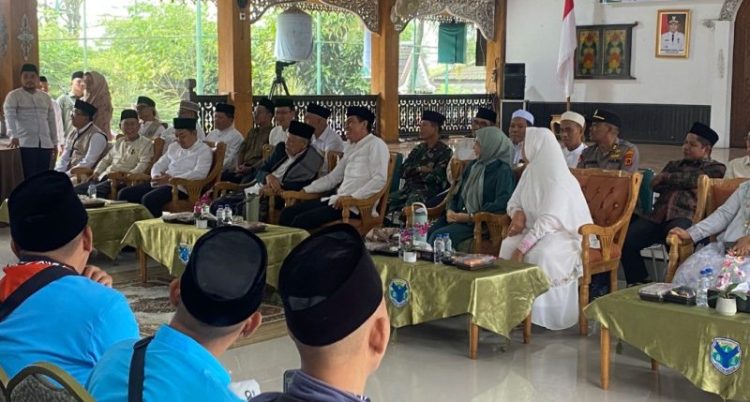 Ketua DPRD Batang Hari Lepas 213 JCH, Ingatkan Jamaah Jaga Kesehatan