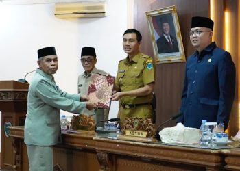 DPRD Batang Hari Serahkan Rekomendasi LKPJ 2026