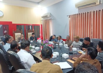 DPRD Muaro Jambi Fasilitasi Negosiasi FPKM, PT PMG Sepakati Komitmen 20% untuk Warga Ladang Panjang