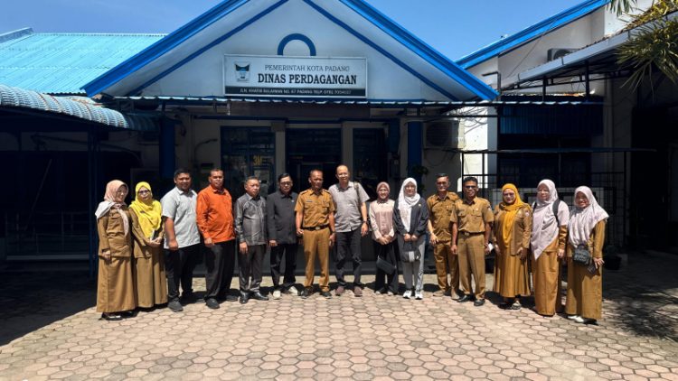 Komisi II DPRD Muaro Jambi Studi Banding ke Padang, Kandaskan Strategi Pengembangan UMKM