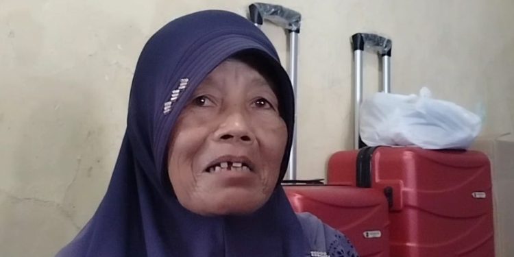 Aksi Heroik Gagalkan Pencurian Uang Rp3,6 Miliar, Nenek Juru Parkir Dihadiahkan Umrah