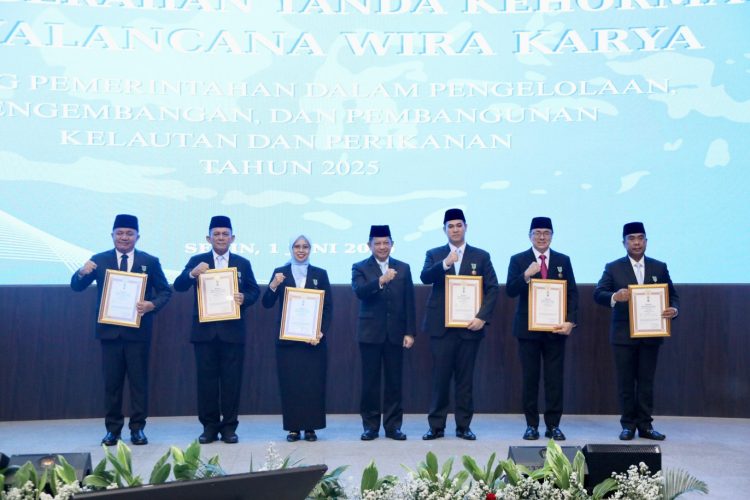 Pemerintah Anugerahkan Tanda Kehormatan Satyalancana Wira Karya kepada Enam Tokoh, Ini Nama-Namanya