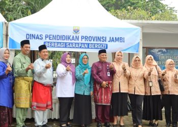 Rabu Berkah TP PKK Provinsi Jambi, Dinas Pendidikan Bagikan Sarapan Bergizi untuk Masyarakat