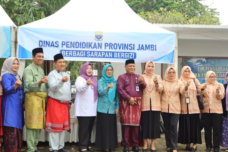 Rabu Berkah TP PKK Provinsi Jambi, Dinas Pendidikan Bagikan Sarapan Bergizi untuk Masyarakat