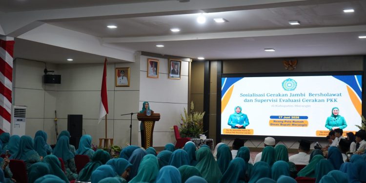 Hesti Haris Sosialisasikan Gerakan Jambi Bersholawat di Merangin