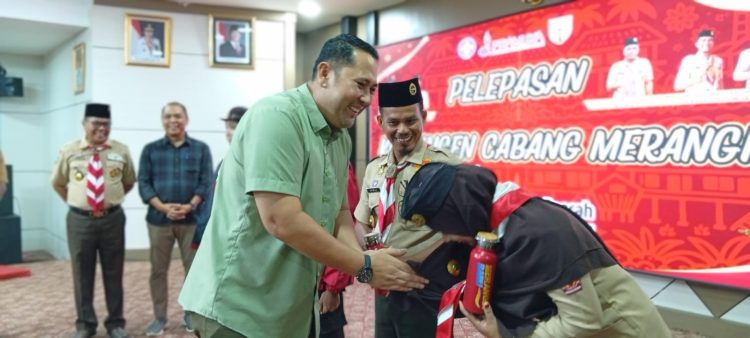 Lepas Kontingen Jamda, Bupati M. Syukur: Jaga Ibadah dan Nama Baik Daerah