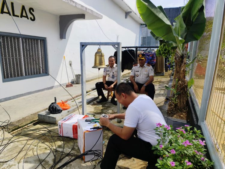 ‎Tidak Cukup dengan Pasang Jammer, Kalapas Sarolangun Pasang CCTV di Tiap Kamar Blok Hunian WB