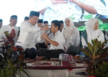 Pemprov Jambi Beri Santunan kepada 2.000 Anak Yatim dan Difabel