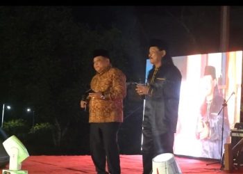Meriahkan Pekan Budaya Merangin, Sekda Zulhifni Bawakan Lagu Ciptaan Sendiri Berjudul “Rio Gumalo”