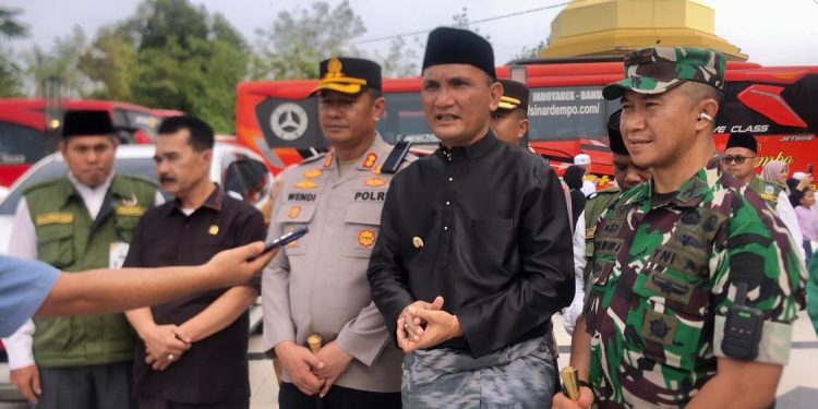 ‎Bupati dan Forkopimda Sambut Kepulangan Jemaah Haji Sarolangun  ‎